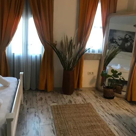 Al'çatı Flaneur Alojamento de Acomodação e Pequeno-almoço