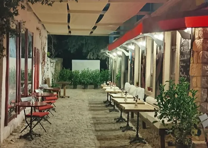 Al'çatı Flaneur Çeşme